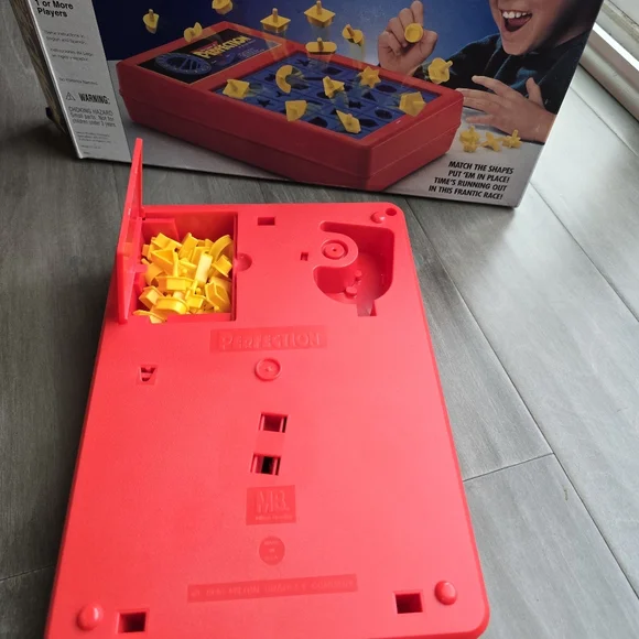 1989 Perfection Game by Milton Bradley 4060 Complete , Tested and Working - Picture 6 of 7